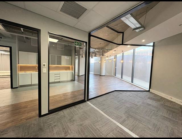 359M² OFFICE TO LET IN WATERFALL